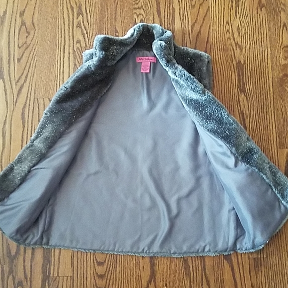 Cute BETSEY JOHNSON Furry vest - Picture 4 of 5